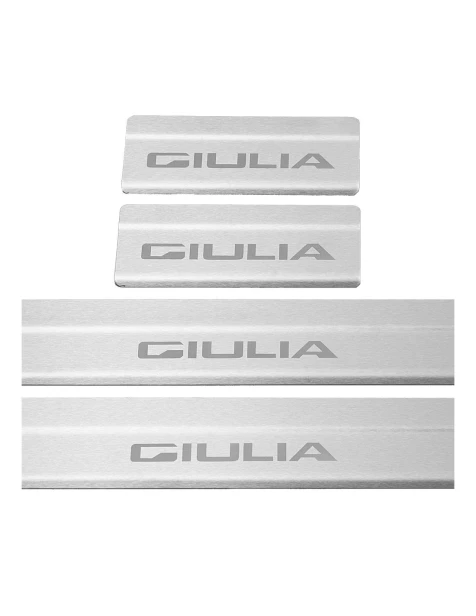 nakladki-progowe-alfa-romeo-giulia-stal-nierdzewna-mat-grawer-szczotkowana-stal.webp