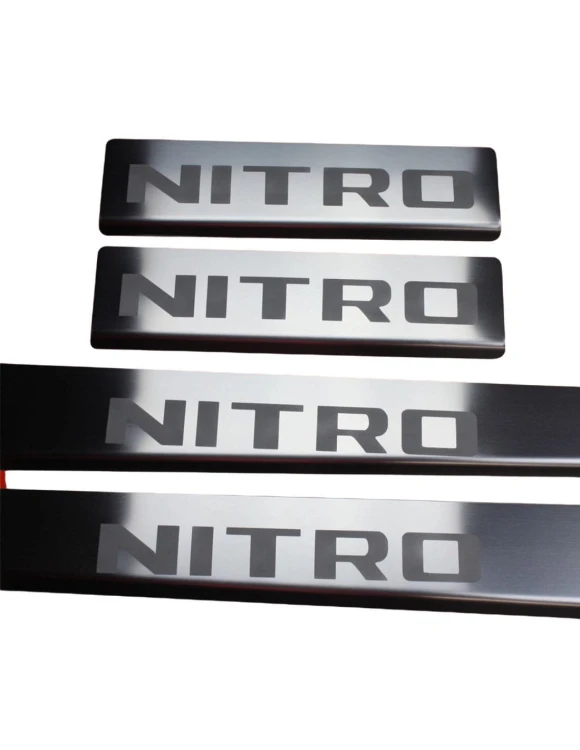 nakladki-progowe-Dodge-nitro-stal-nierdzewna-polysk-grawer-lustro-chrom (2).jpg