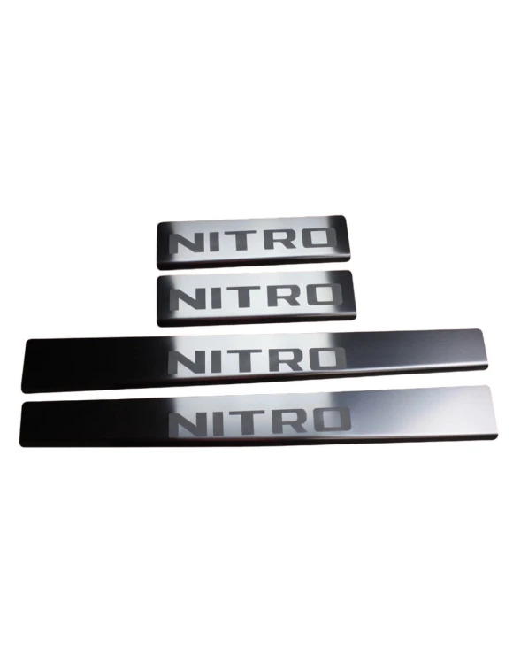 nakladki-progowe-Dodge-nitro-stal-nierdzewna-polysk-grawer-lustro-chrom.jpg