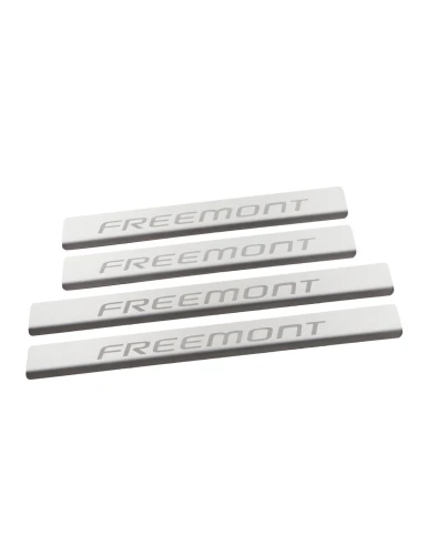 nakladki-progowe-fiat-freemont-stal-nierdzewna-mat-grawer-szczotkowana-stal.webp