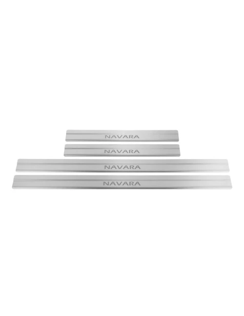nakladki-progowe-nissan-navara-d23-stal-nierdzewna-mat-grawer-szczotkowana-stal.webp
