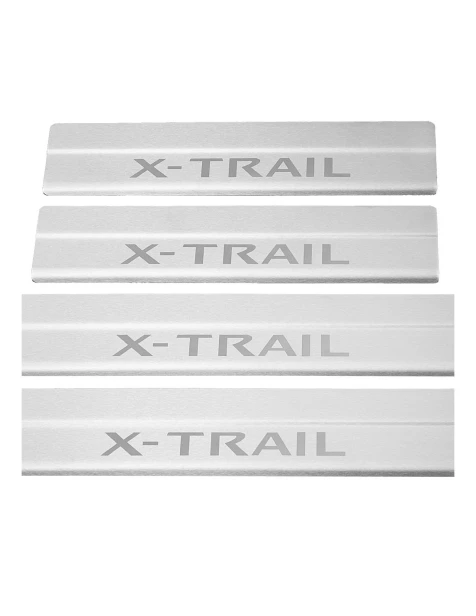 nakladki-progowe-nissan-x-trail-mk3-stal-nierdzewna-mat-grawer-szczotkowana-stal.webp
