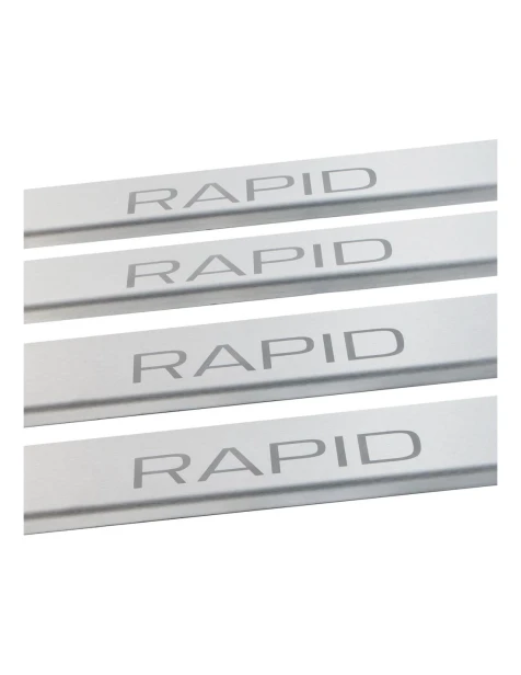 nakladki-progowe-skoda-rapid-stal-nierdzewna-mat-grawer-szczotkowana-stal.webp