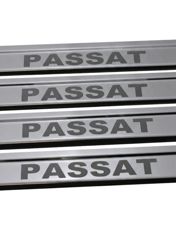 nakladki-progowe-vw-passat-B7-stal-nierdzewna-polysk-grawer-lustro-chrom.jpg