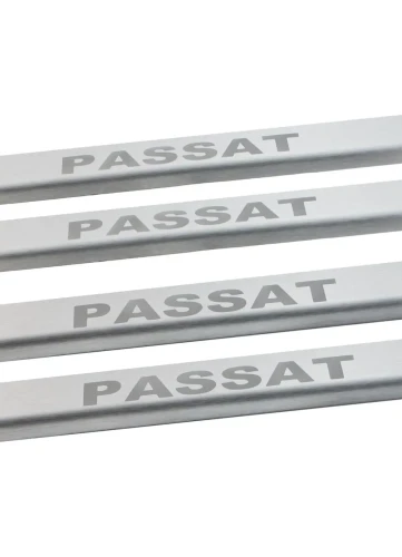 nakladki-progowe-vw-passat-b8-stal-nierdzewna-mat-grawer-szczotkowana-stal (1).webp