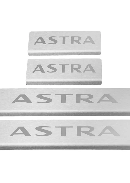 nakladki-progowe-opel-astra-K-stal-nierdzewna-mat-grawer-szczotkowana-stal.webp